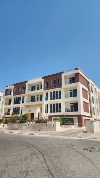 آپارتمان ۱۰۱ متری مجتمع لیلیوم ۲خواب سند آماده