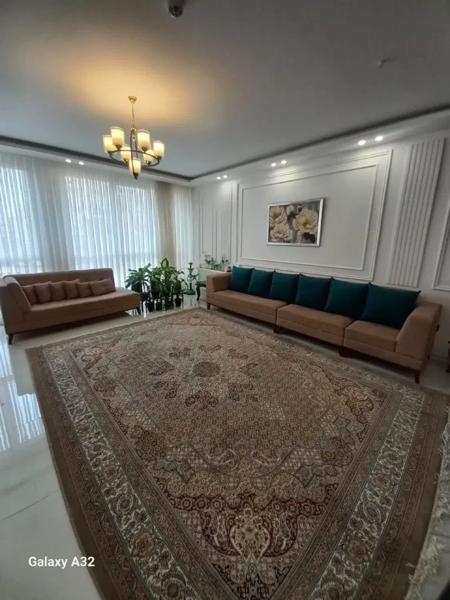 تنها ۹۴ متری غرق در نور دو نبش_ کار برند منطقه
