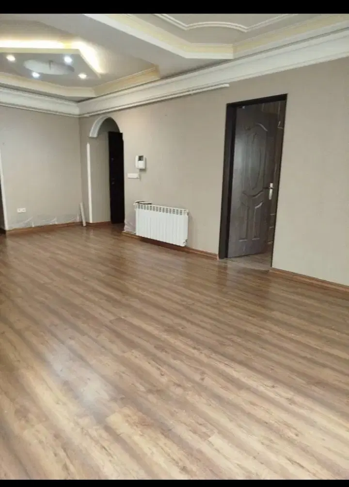 واحد ۱۳۰ متری سه خوابه  _دو پارکینگ اختصاصی_گلسار