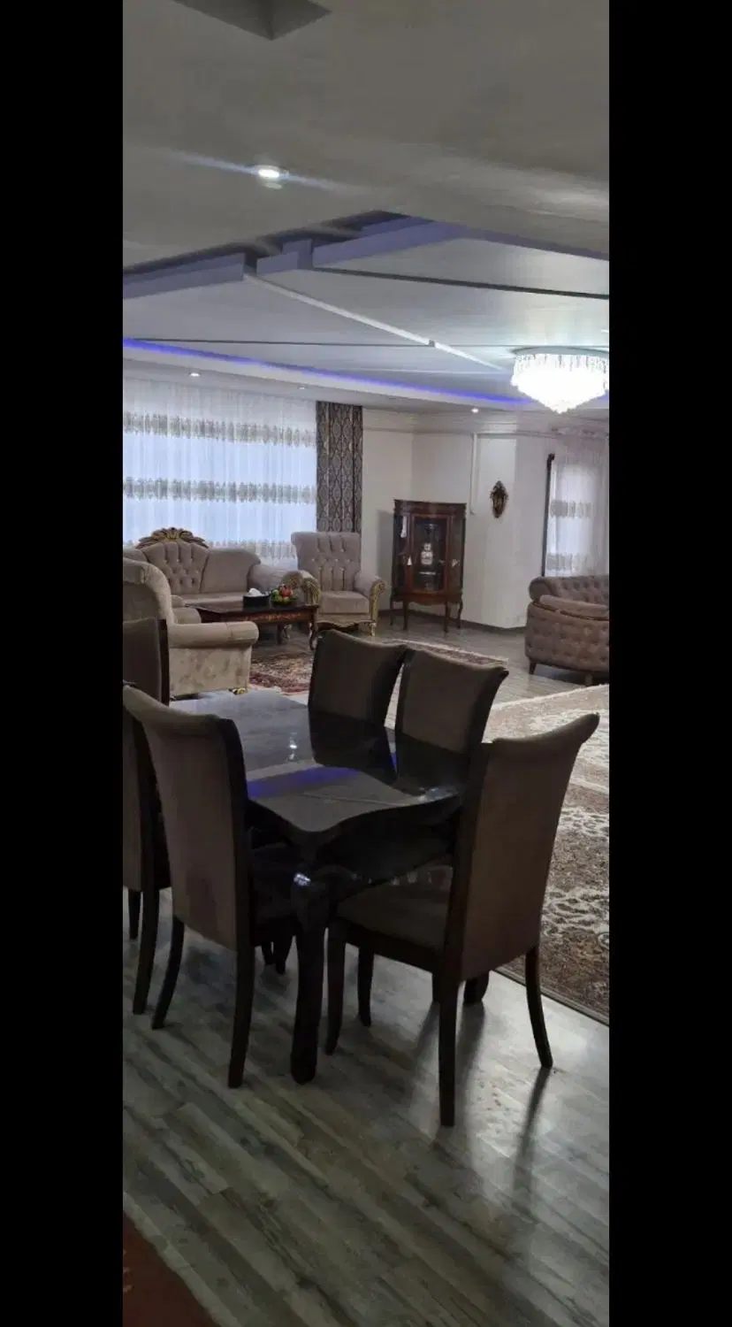 آپارتمان۱۸۰متر۳خواب تک واحد شیک و مرتب باغبان نوین