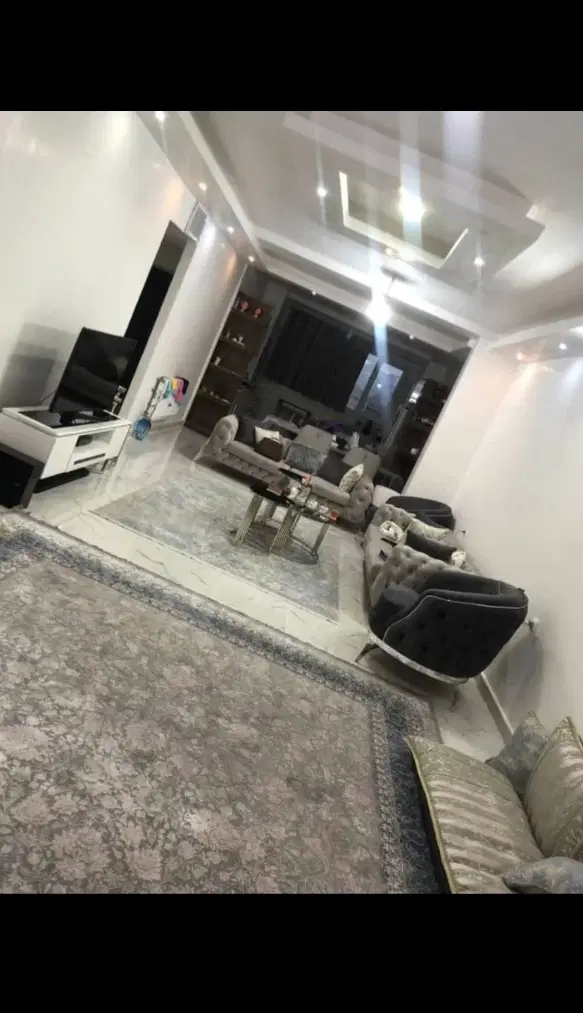 واحد سه خواب فول، امیر معز