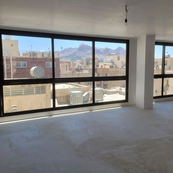 155متر_۳خ_چهارباغ بالا _شرکتی