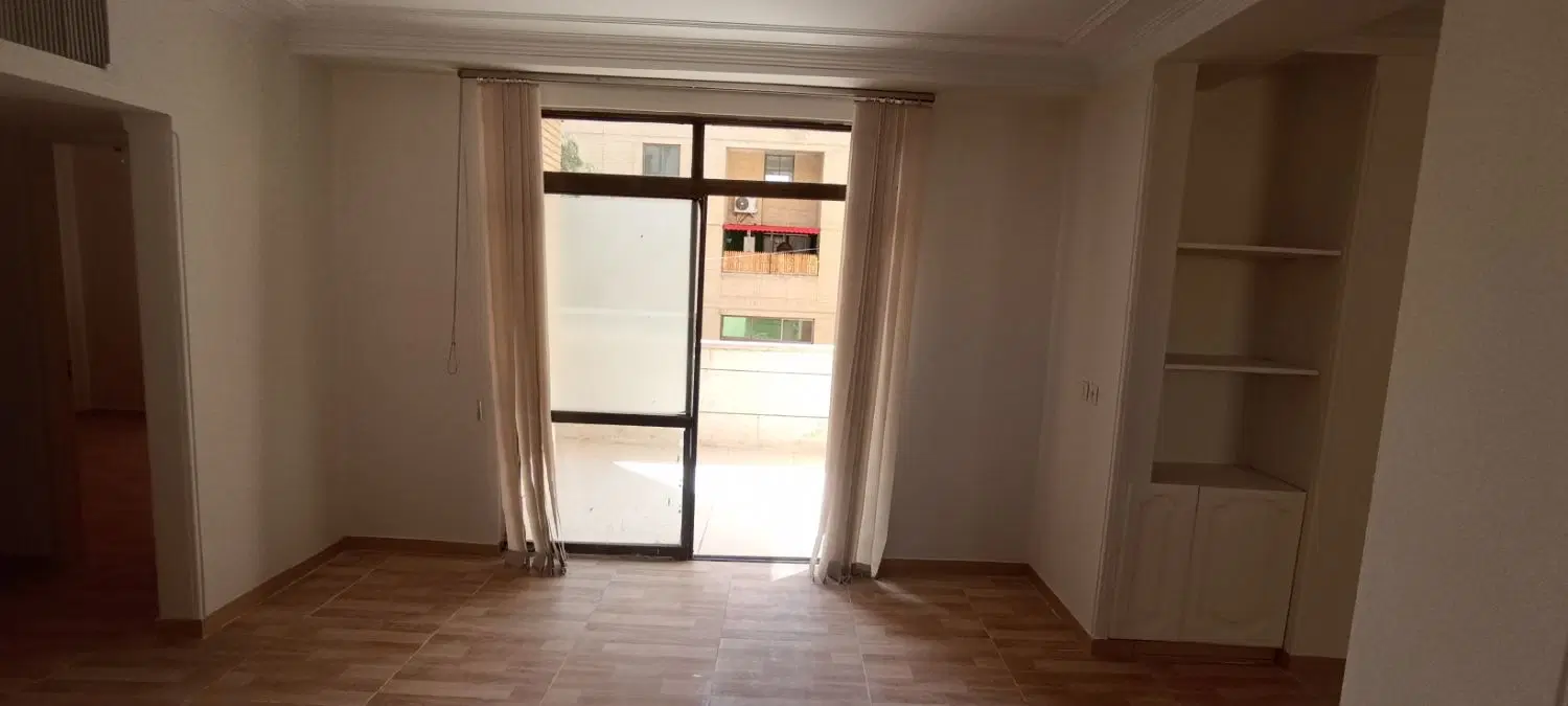 آپارتمان دوخوابه بزرگ رهنی
