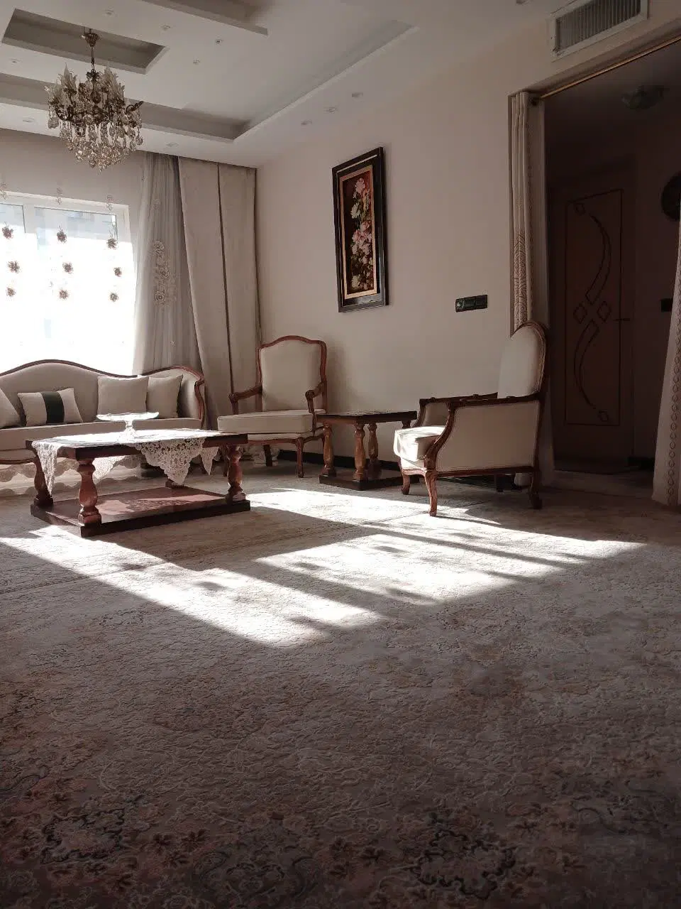آپارتمان ۸۹ متری میدان باباطاهر