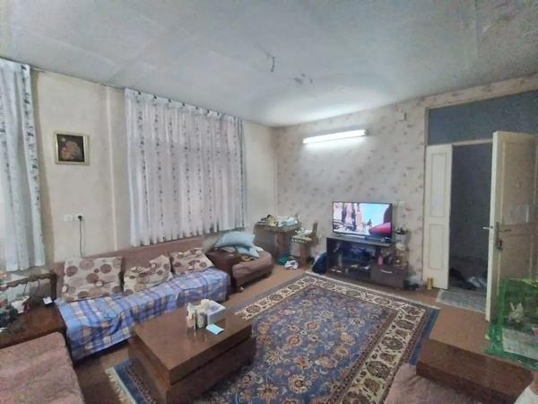 52متر_طبقه اول_نور عالی_مترو امیرکبیر