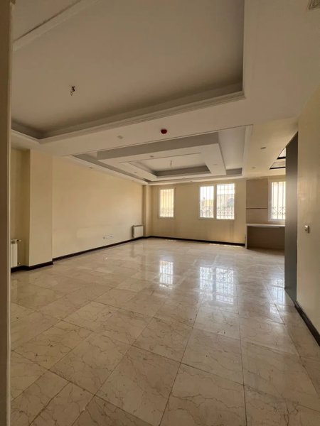 ۹۳ متر آپارتمان ۵ سال ساخت میرزای شیرازی