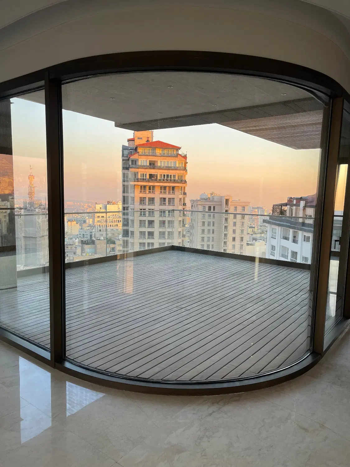 زعفرانیه ۳۸۰ متر مدرن_تراس وسیع_دید ابدی