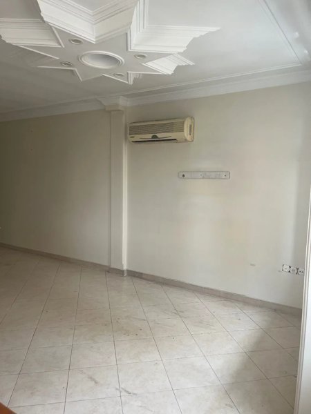 آپارتمان ۶۳ متری ط ۴ پارکینگ انباری خ مینا