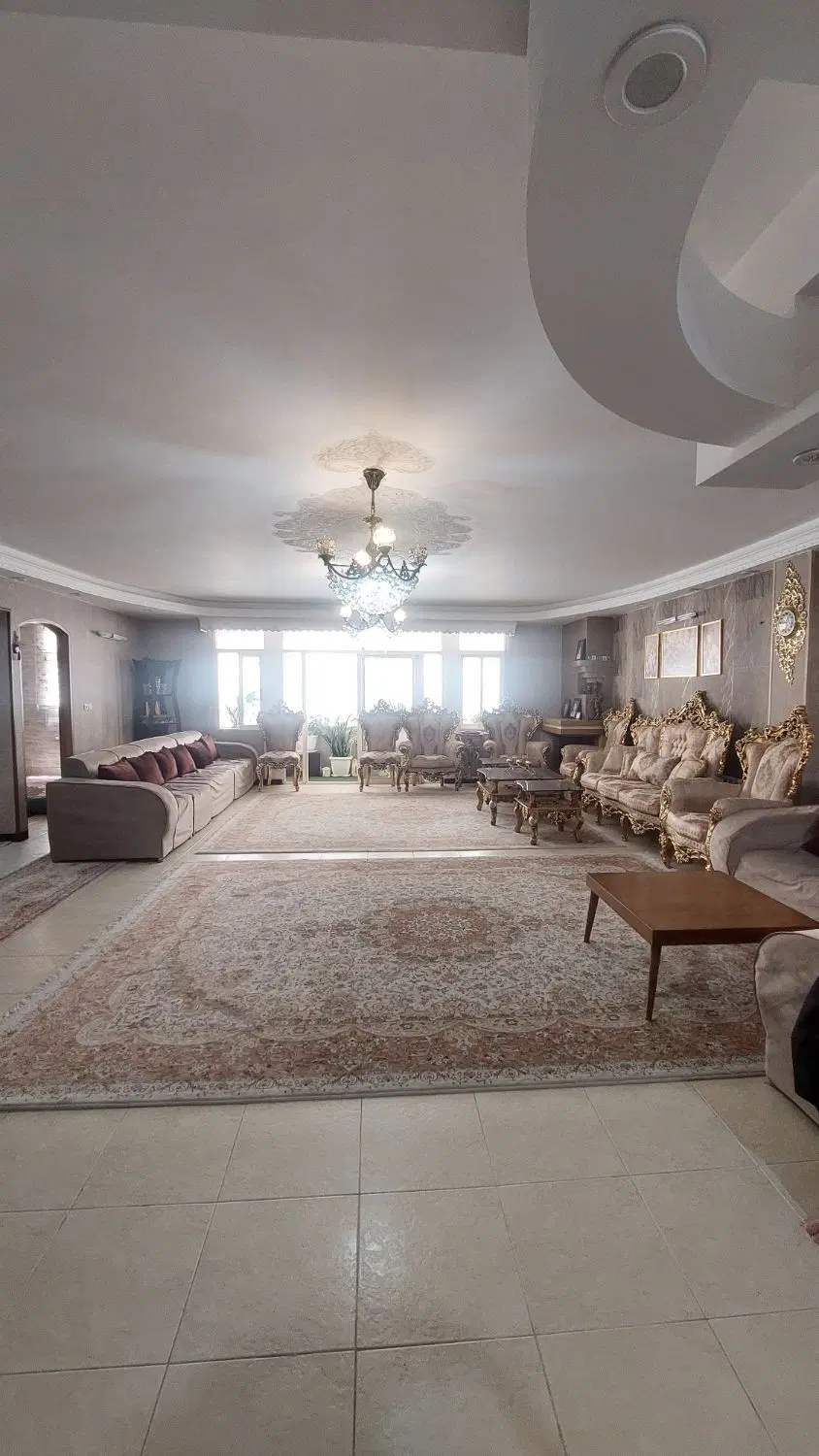 آپارتمان ۱۶۰متر+سه خوابه+تک واحدی