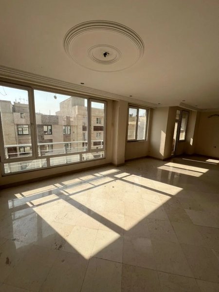 آپارتمان ۱۲۶ متری ۳ خواب نوساز طرشت میدان سما