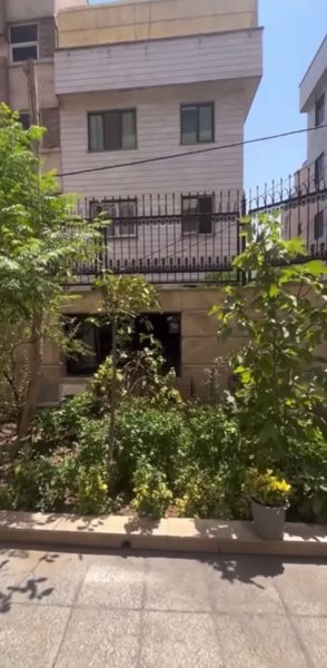 ۸۵ متر دو خواب_فستیوال نور و نقشه_ آکواریوم دو نبش