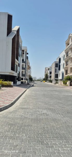 ۷۵ متری لوتوس