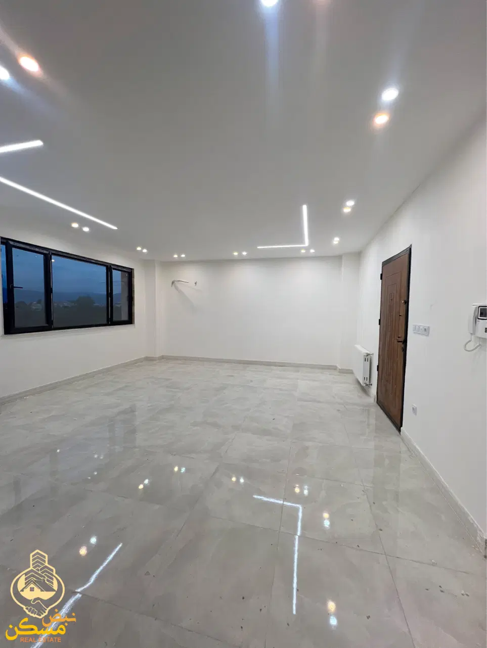 فروش آپارتمان ۸۵متر تکواحدی نوساز __ تاپ لوکیشن