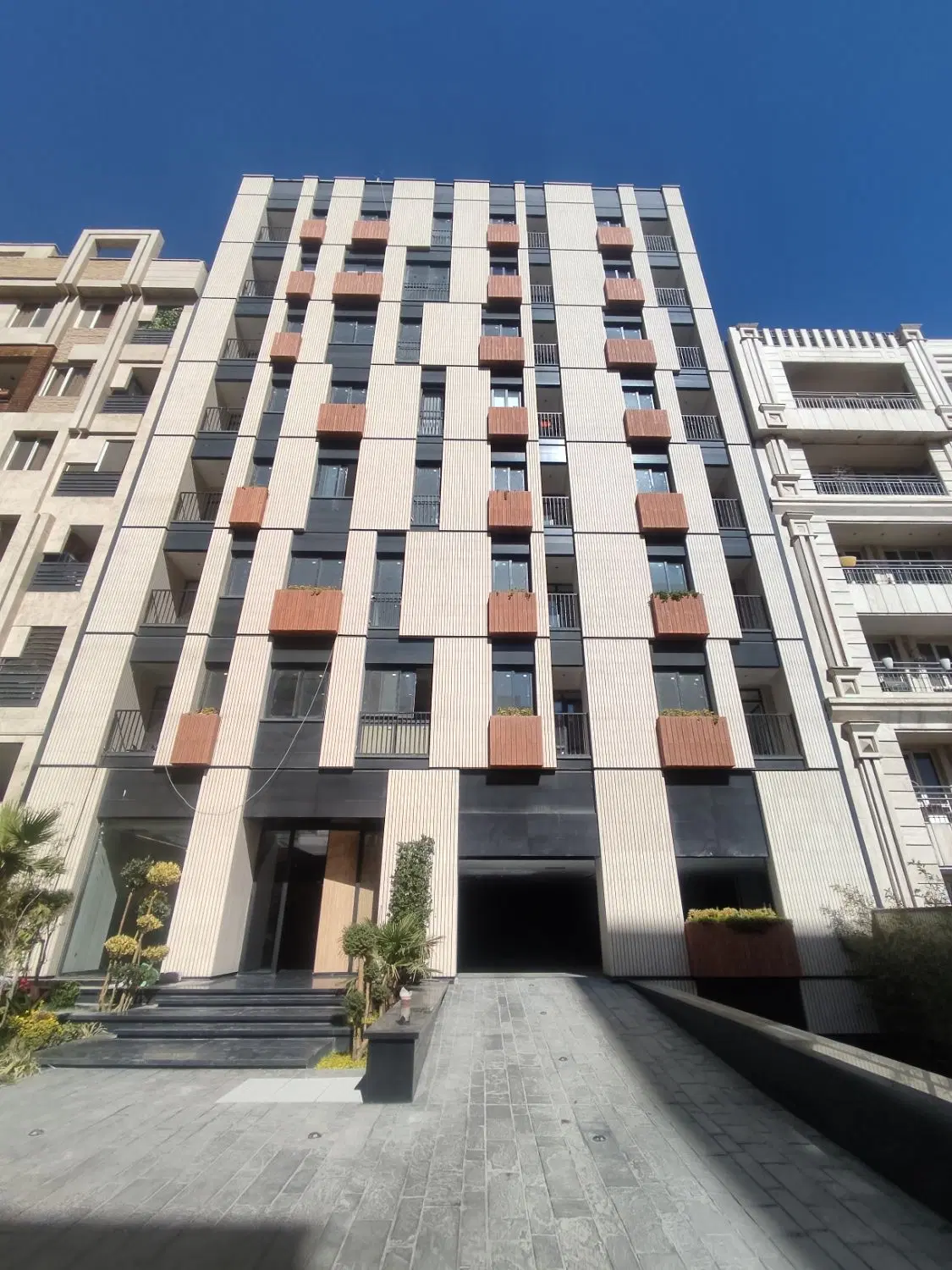 55 متر _ 10 متر حیاط خلوت_ فردوس غرب