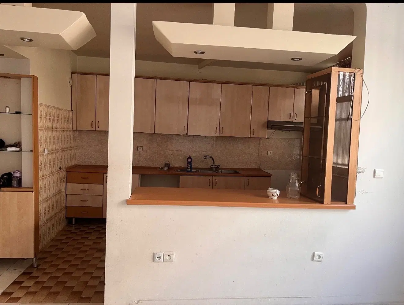 اجاره ۱۶۵ م بالکن ،حیاط دار،کم واحد،خیابان ۲۲ بهمن