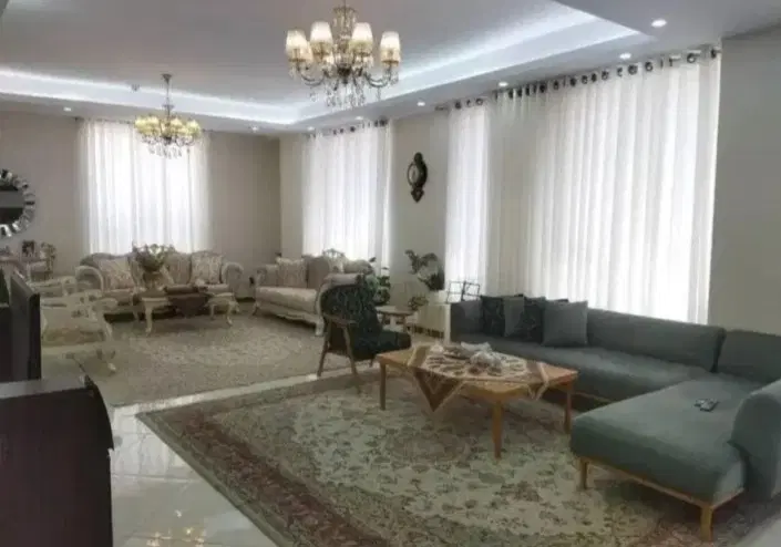 131متر_ 3خواب_ فول امکانات _ خ شادمان صالحیان