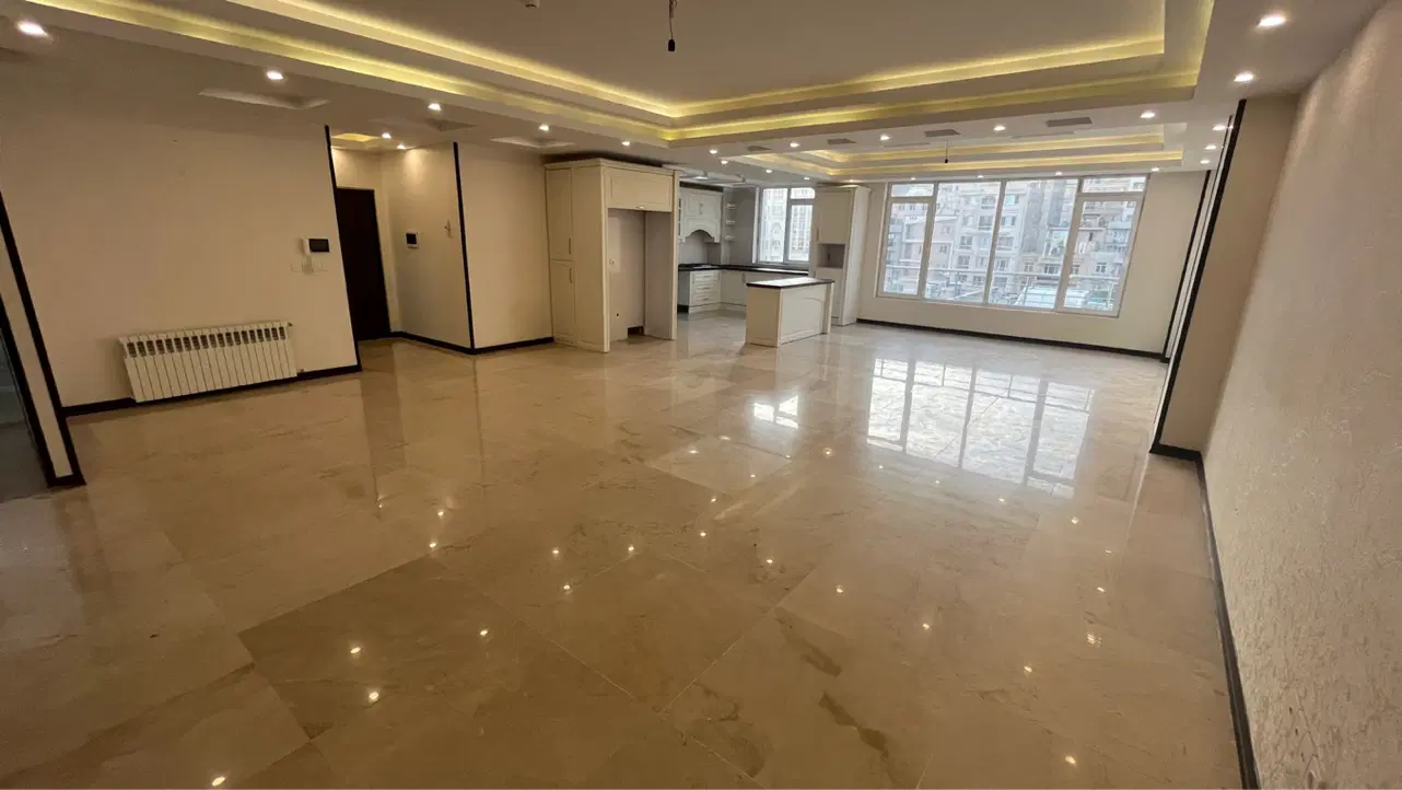 ۱۳۵متر ۳خواب_سالن پرده خور تالاری_۲ پارکینگ سندی