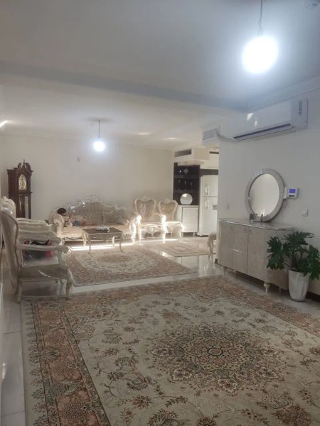 آپارتمان خوش نقشه و تمیز