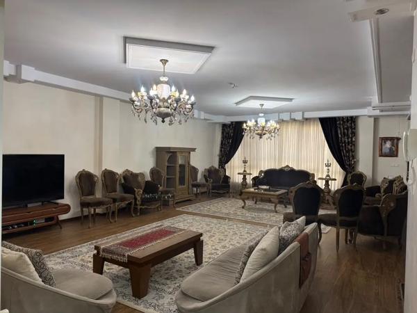 ۱۵۰ متر آپارتمان بسیار خوش نقشه در پاسداران_عراقی