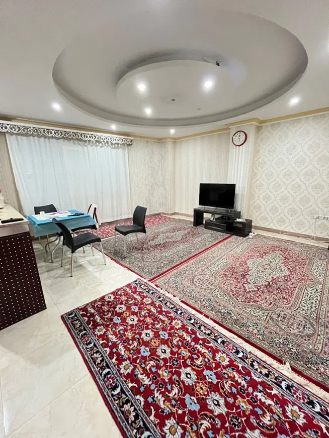 ۹۵ متر _ تک برگ سند _ پارکینگ _ تاپ لوکیشن لاکانی