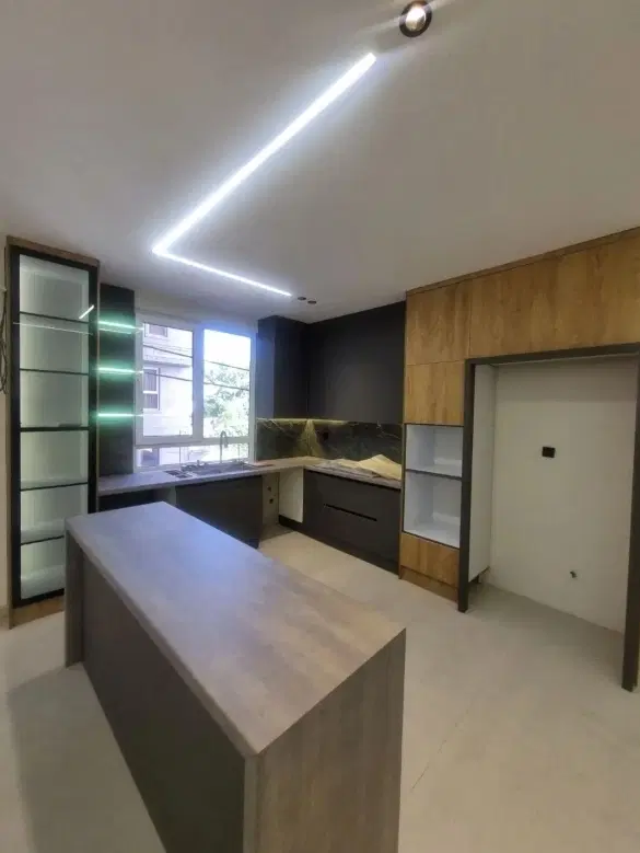 62 متر _ کلید نخورده _ تاپ لوکیشن
