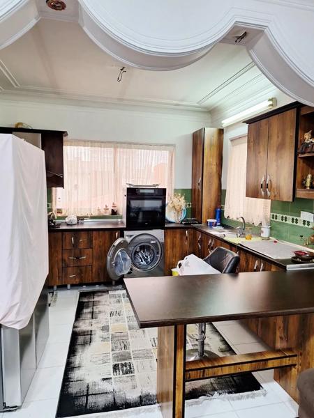 ۸۵متری مطهری ۲خواب پارکینگ دار کولر دار