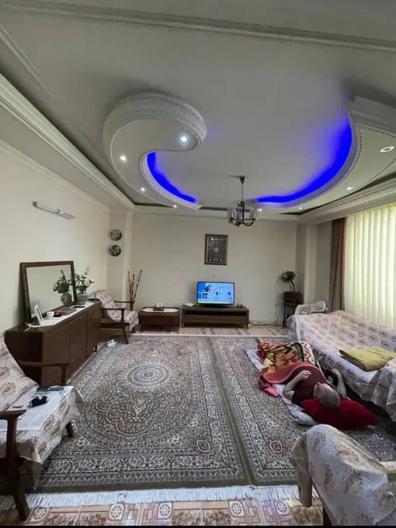 ۶۲متر_طبقه اول_تکواحدی_خوش نقشه_سالن پرده خور