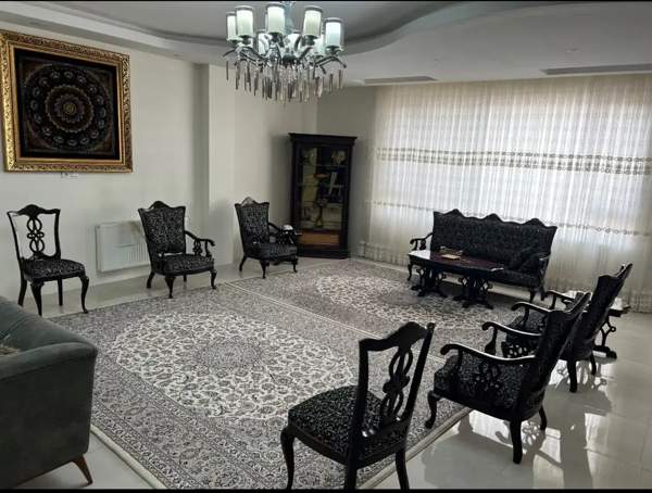 بلوارحکیم165مترفول امکانات3خوابشیک تمیزاملاک نیایش
