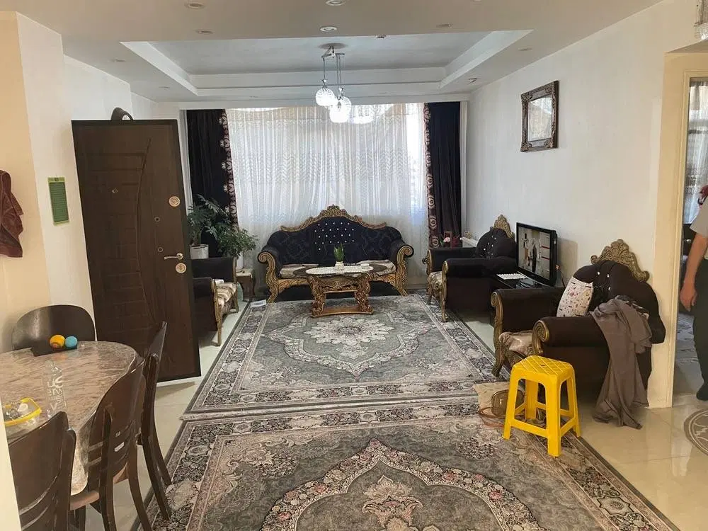 یه واحد آپارتمان فول سه سال ساخت