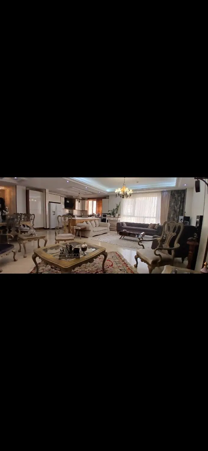 ۱۳۰ متر_۳خواب_سالن پرده خور_فول امکانات_آلاله شرقی
