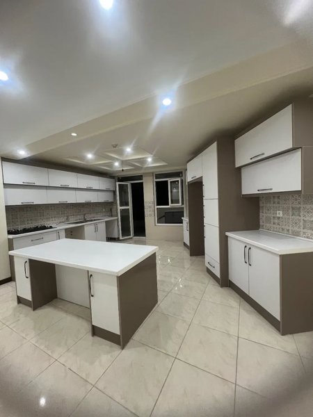 ۱۳۵متر سه خوابه فول امکانات نوساز انتظام