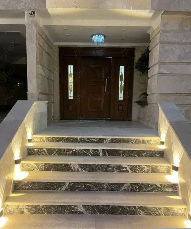 ۱۱۰متر رو به آفتاب ( کلید نخورده) باکس میدان کاج