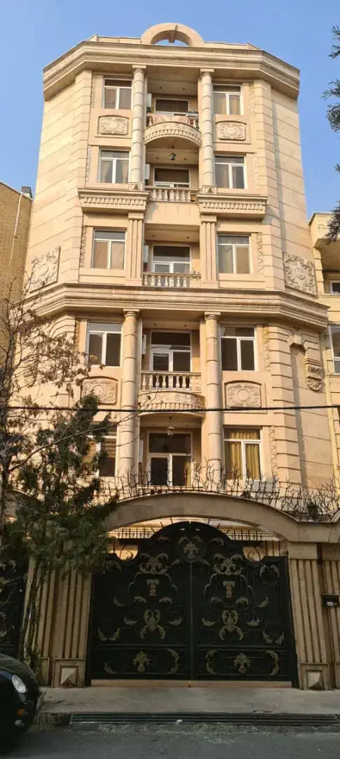 سعادت آباد ۱۳۰متر  ۲خواب تکواحدی نور فوق‌العاده