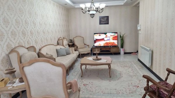 77متری سندآزاد پارکینگ دارد بالکن دارد