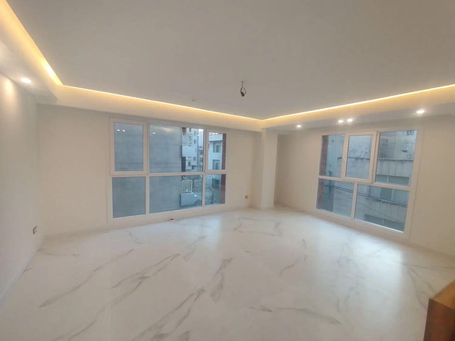 ۱۱۰ متری فول امکانات پاتریس