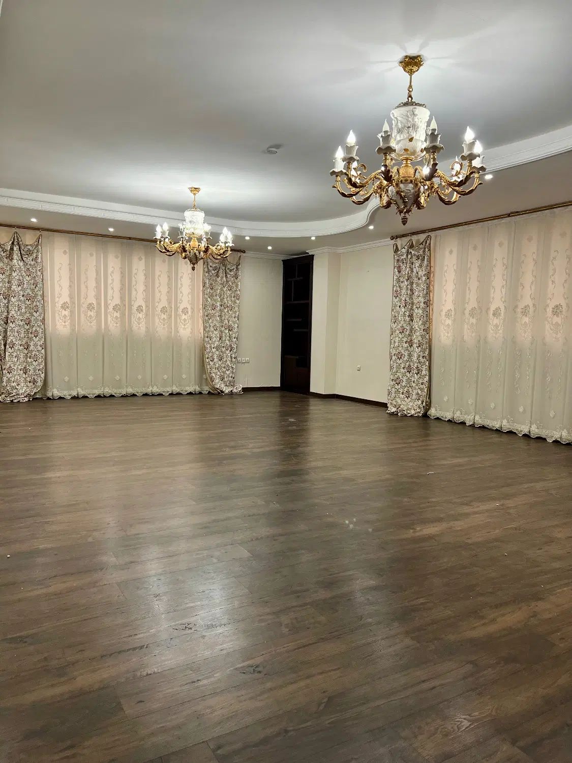 فروش واحد ۳ خواب ۱۷۰ متر طبقه ۴ گلشهر شمالی