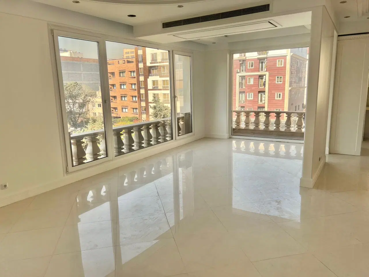 ۱۵۰ متر ۳ خواب ، ۲ پارکینگ ، پیروزان