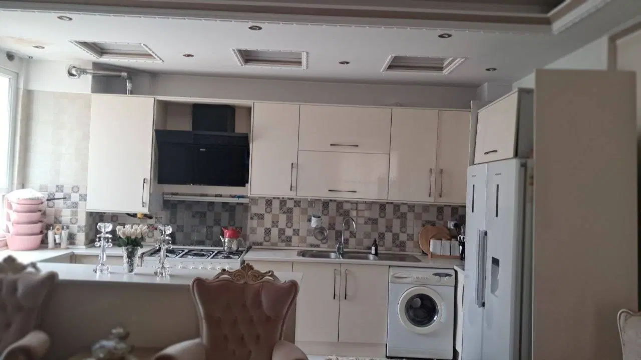 ۶۰متر نازی اباد_۵ ساله _آسانسور و انباری_تک واحدی
