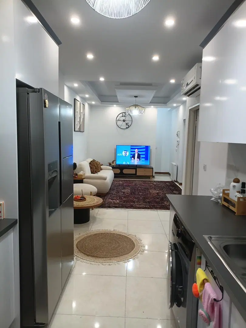 ۴۷متر  تکواحدی ۵ساله _ آسانسور  دارد