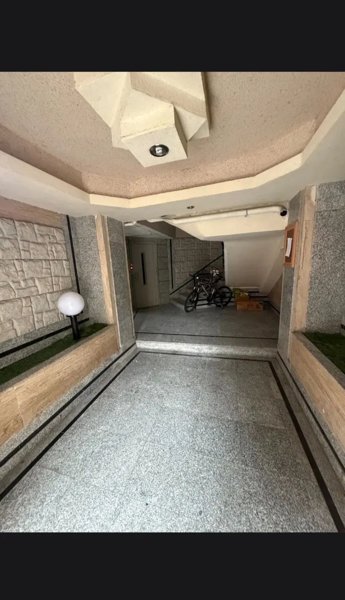 آپارتمان ۱۳۶ تک واحدی پارکینگ اختصاصی تاپ لوکیشن