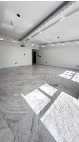 ۱۲۶متر  _نوساز  برند _تاپ لوکیشن