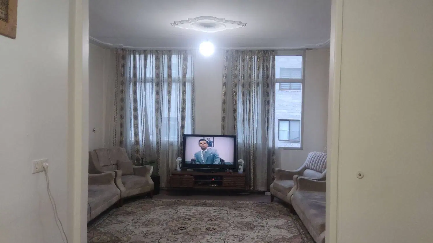 ۸۰متر_تکخواب_تکواحده_نورگیر_جای پارک