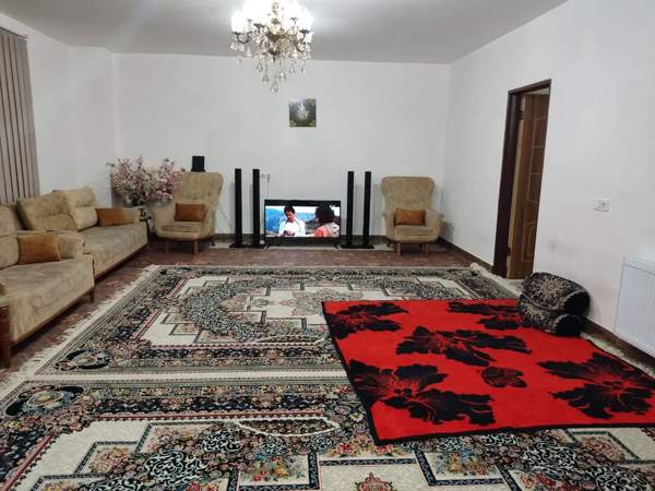 آپارتمان 130 متری سه خوابه خیابان نیایش