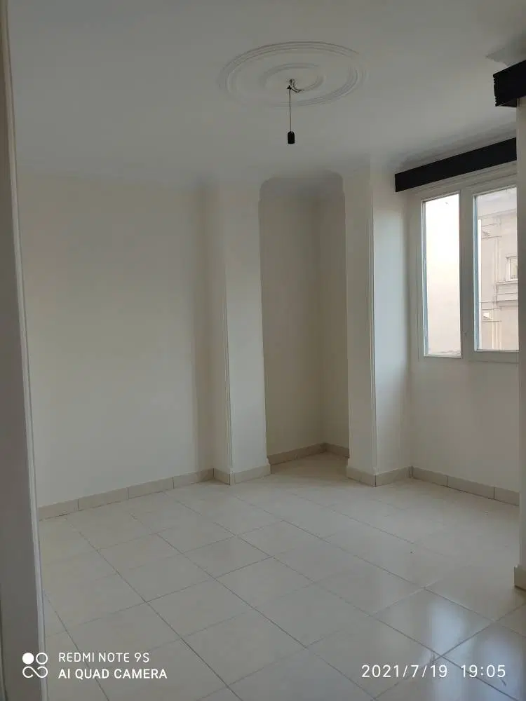 اجاره دار _ ۵۱ متر _ تک واحدی _ پارکینگ_انباری