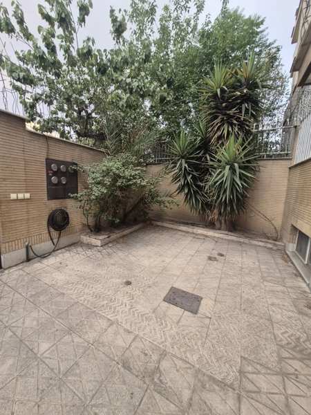 ۹۵ متر واقع در دبستان .قیمت استثنایی تا پایان هفته