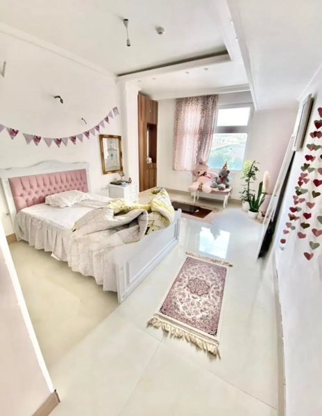 ۲۴۰ متری میدان مفید