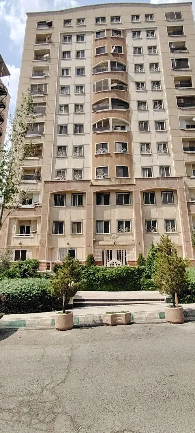 ۱۰۶ متر بازسازی شده در برج ، بام سعادت آباد