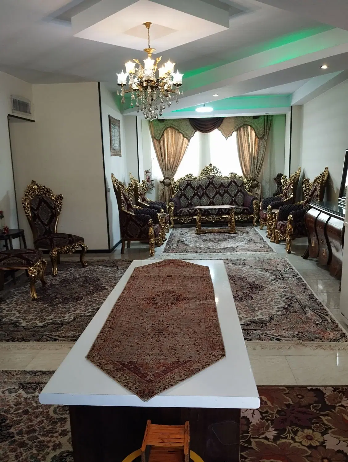 رهن ۱۴۳ متری (مبلغ رهن قابل تبدیل به اجاره است)