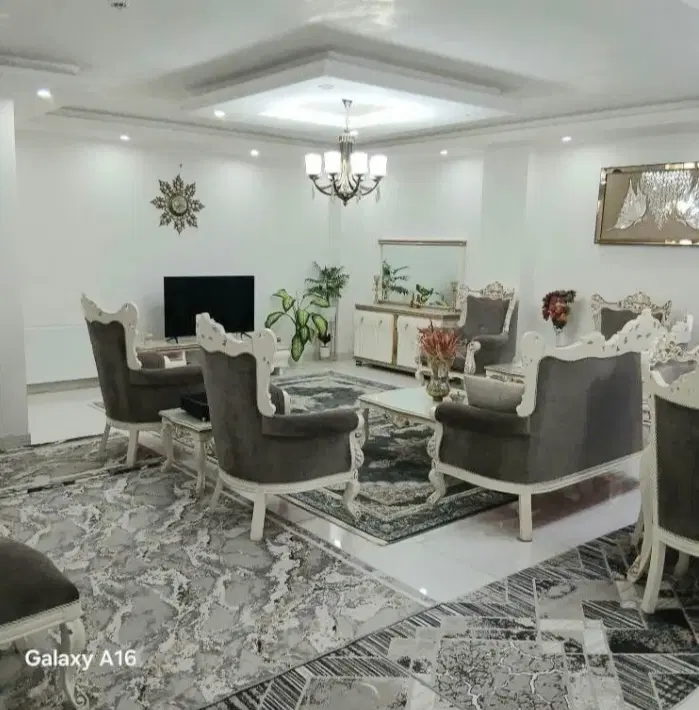 ۱۰۰ متر نوساز دوخواب سالن مربع و خوش‌چیدمان