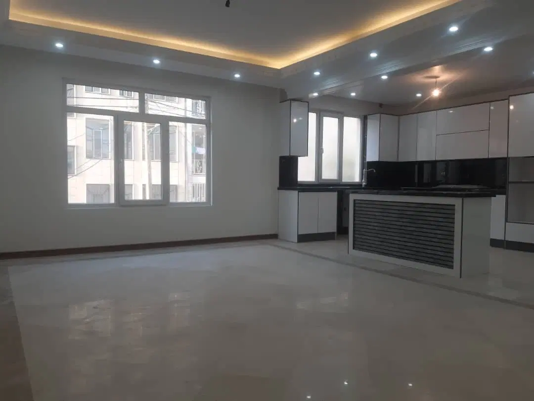 ۱۱۰ متر ۳ خواب  ۲ پارکینگ سندی   تراورتن  ۱۰ واحدی